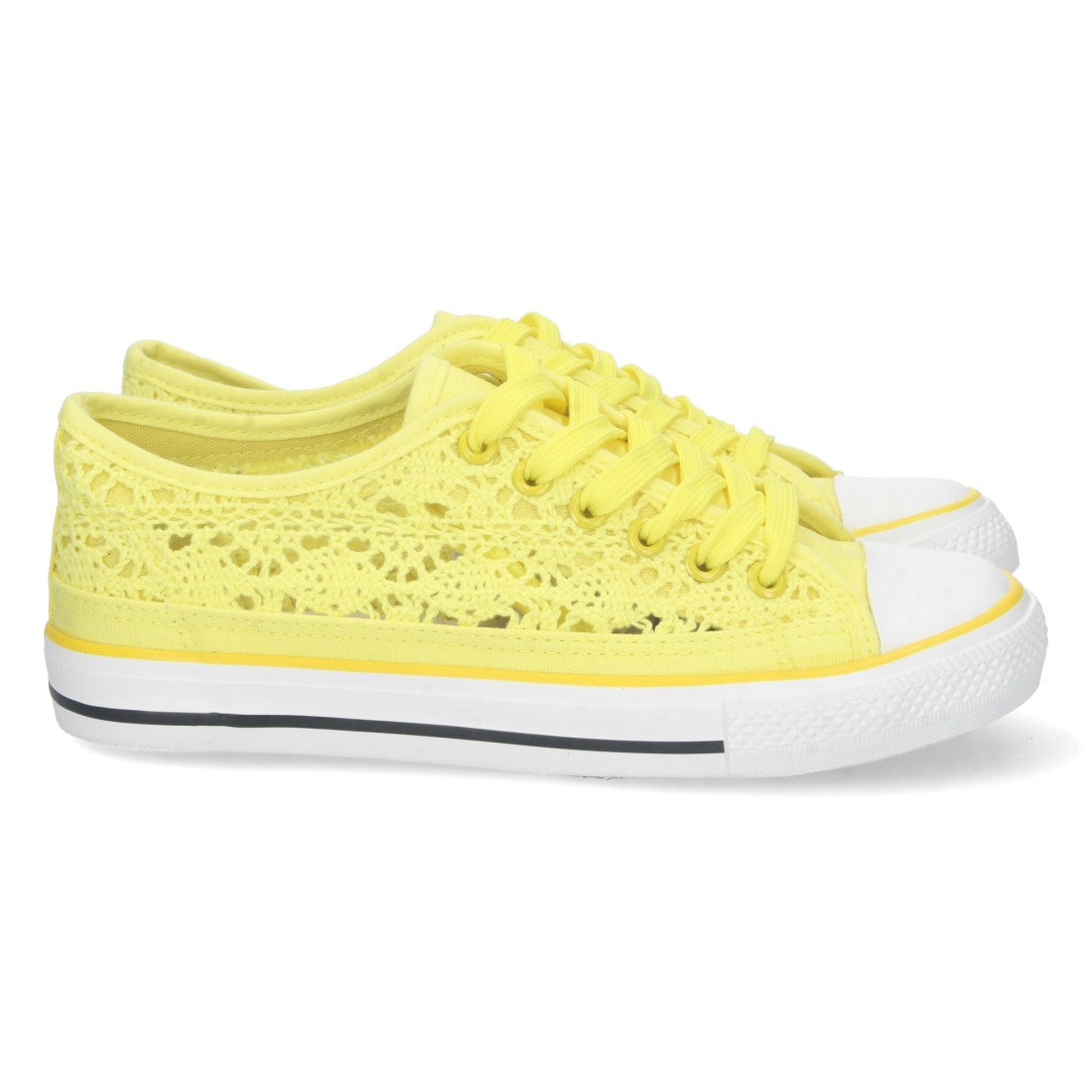 Zapatilla plana de mujer con material bordado y calado