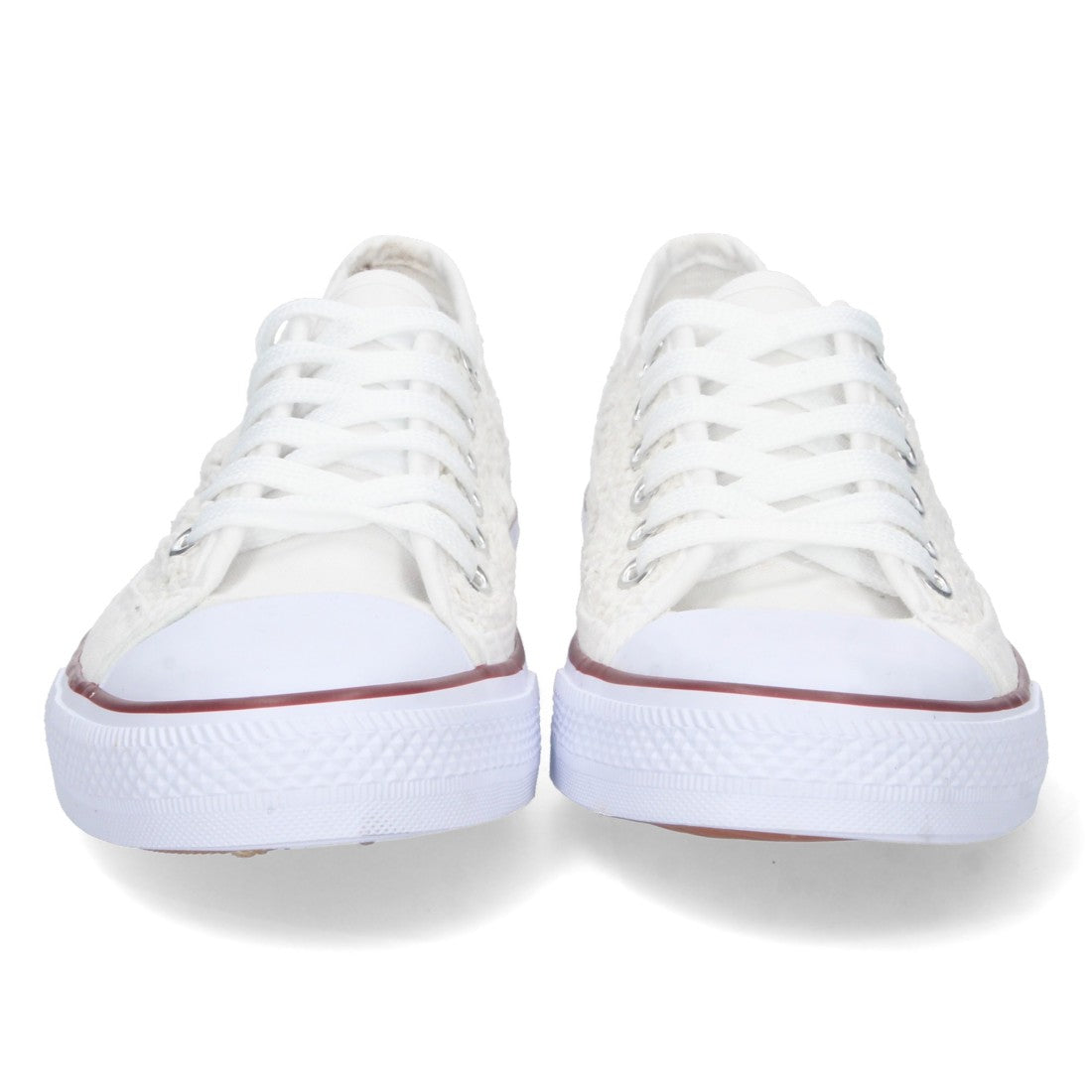 Zapatilla plana de mujer con material bordado y calado