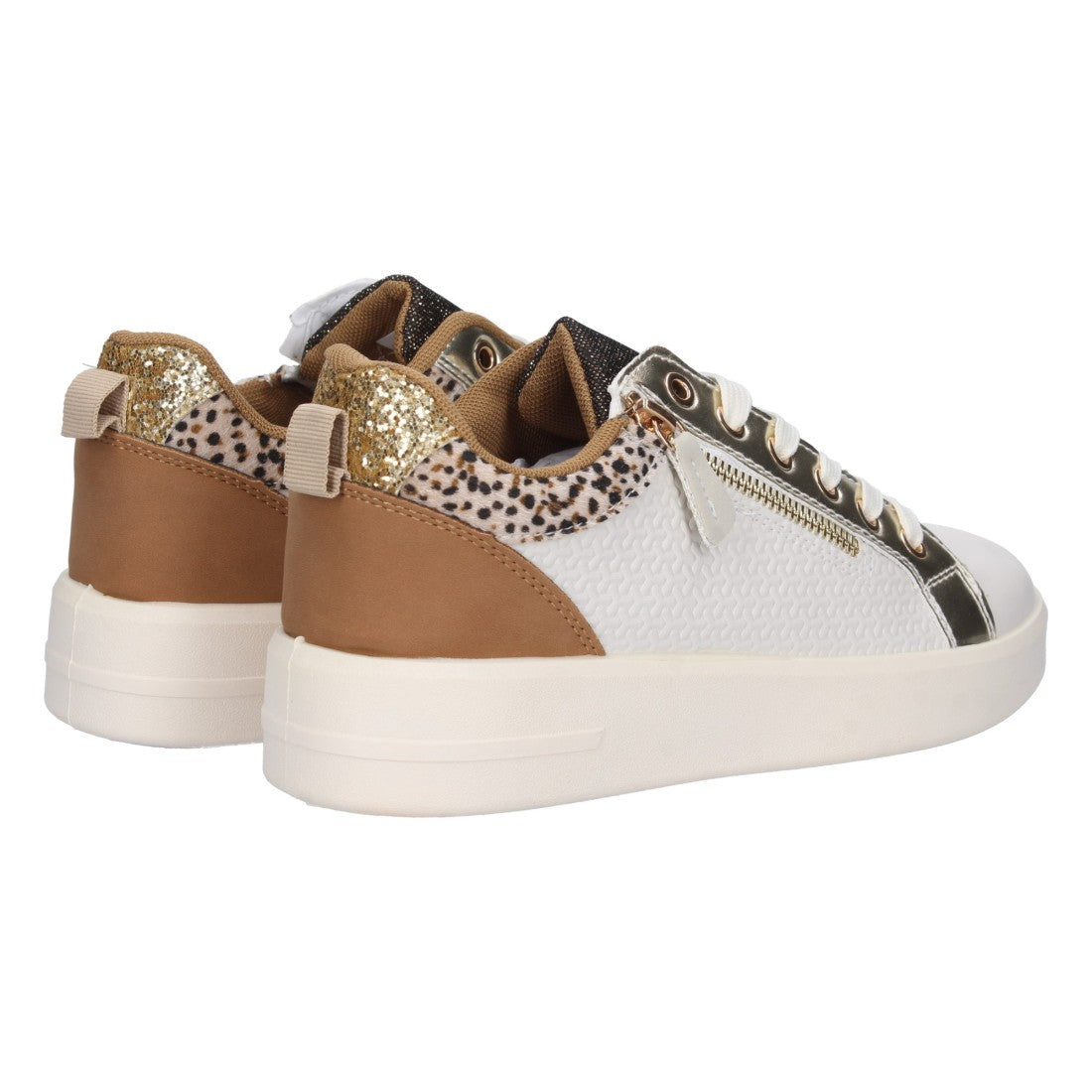 Zapatilla plana de mujer con adorno de cremallera y grabados