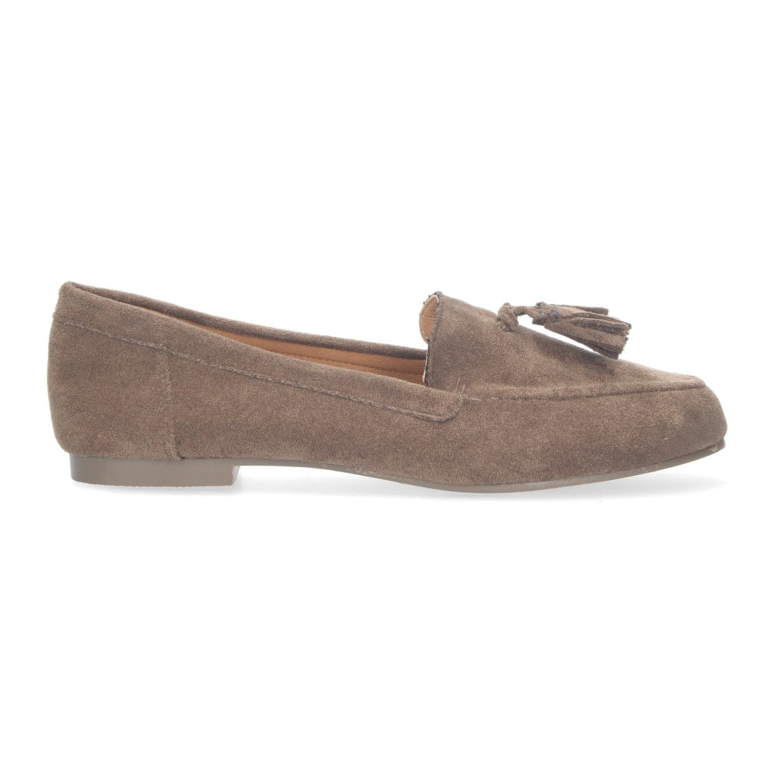 Mocasín plano de mujer con flecos en el empeine