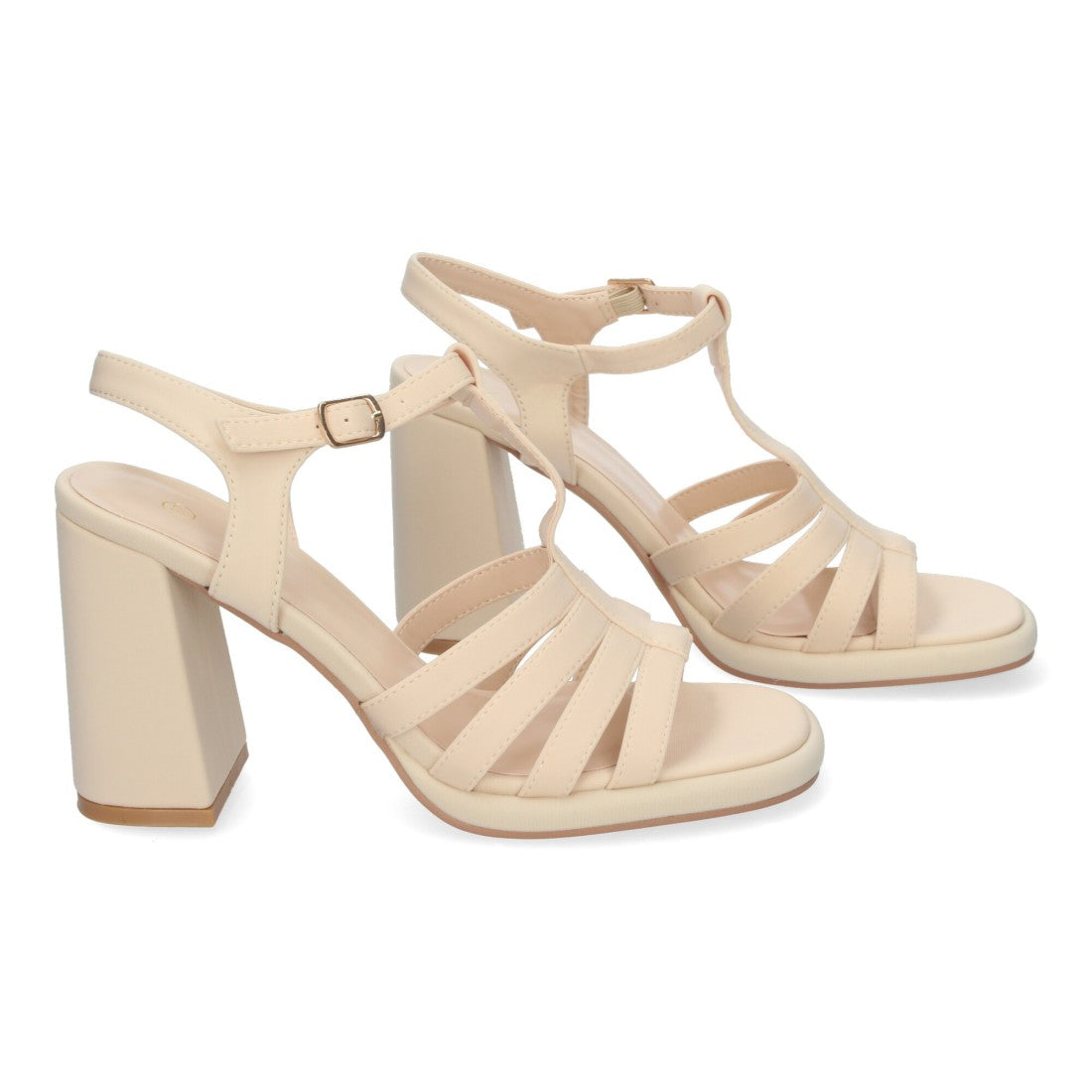 Sandalias elegantes de tacón alto