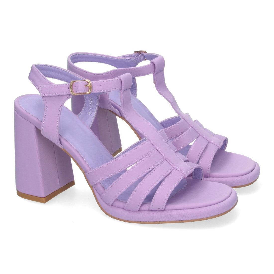 Sandalias elegantes de tacón alto
