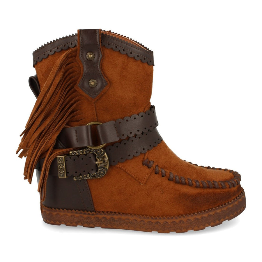 Bota de estilo indio con correas con hebilla