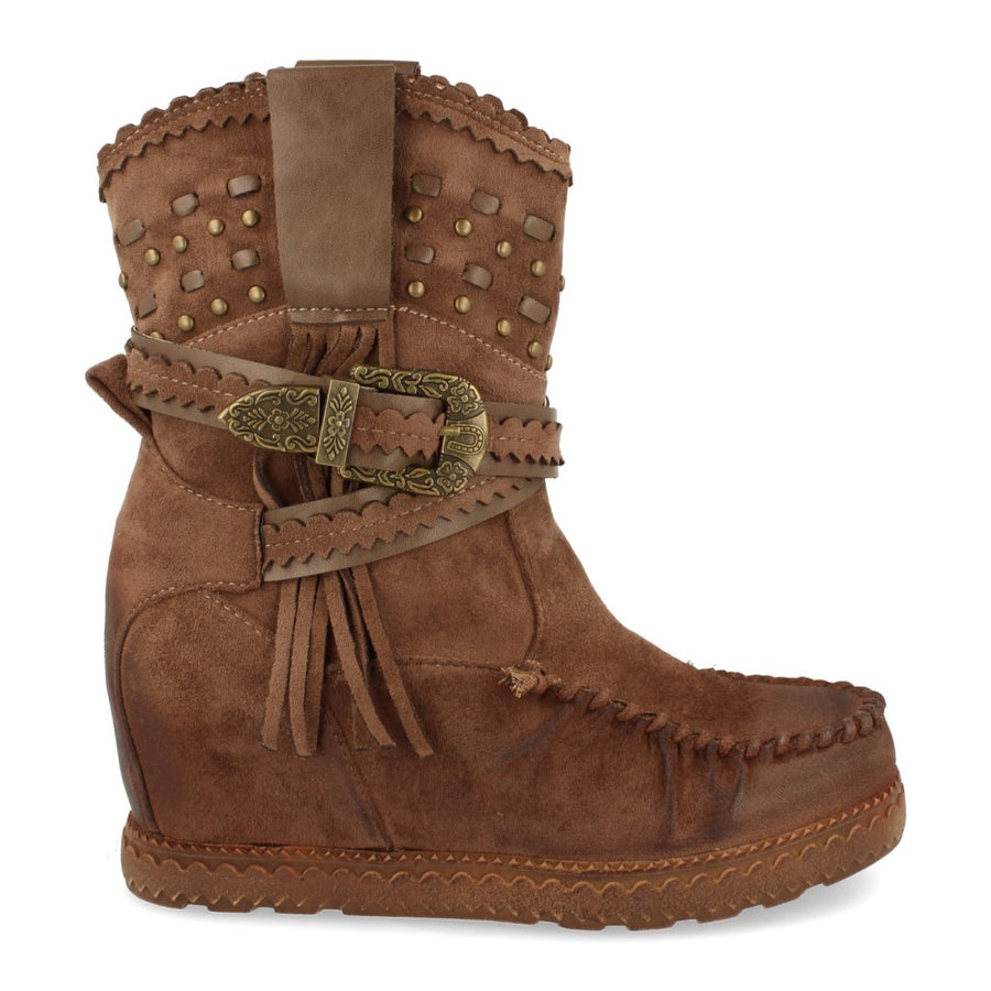 Bota de estilo indio con correas con hebilla