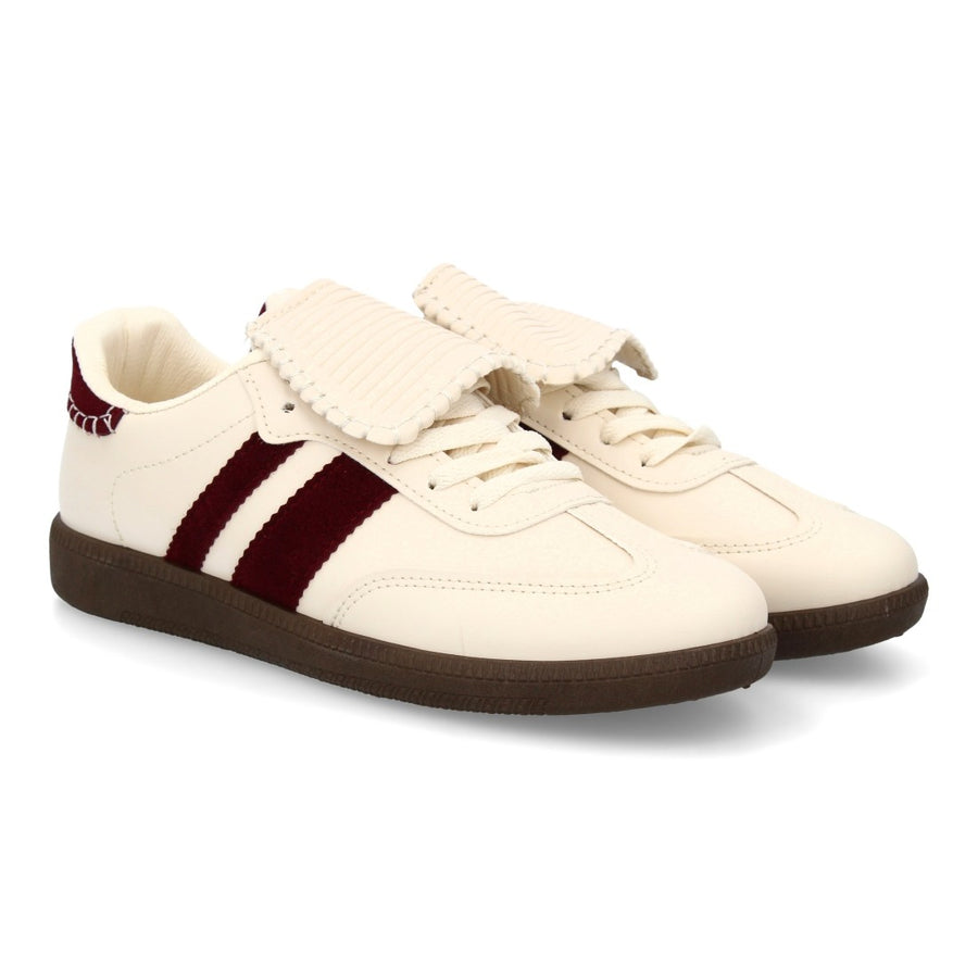 Zapatilla plana de mujer con retro y toques modernos