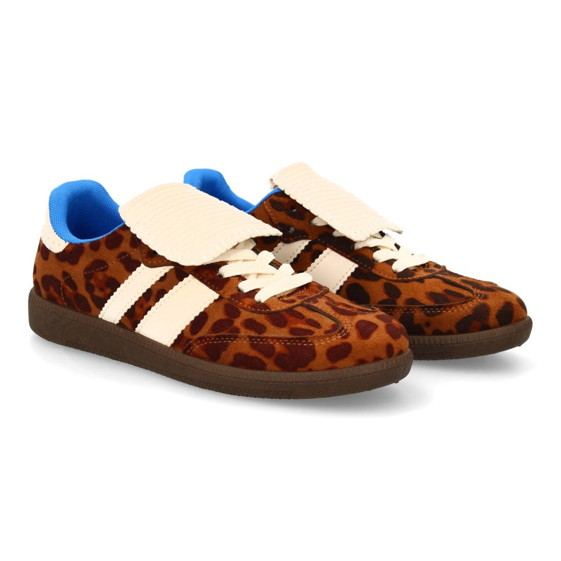 Zapatilla plana de mujer con retro y toques modernos