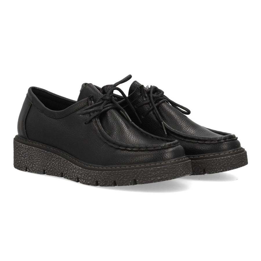 Zapato tipo mocasín de mujer con cuña y cordones