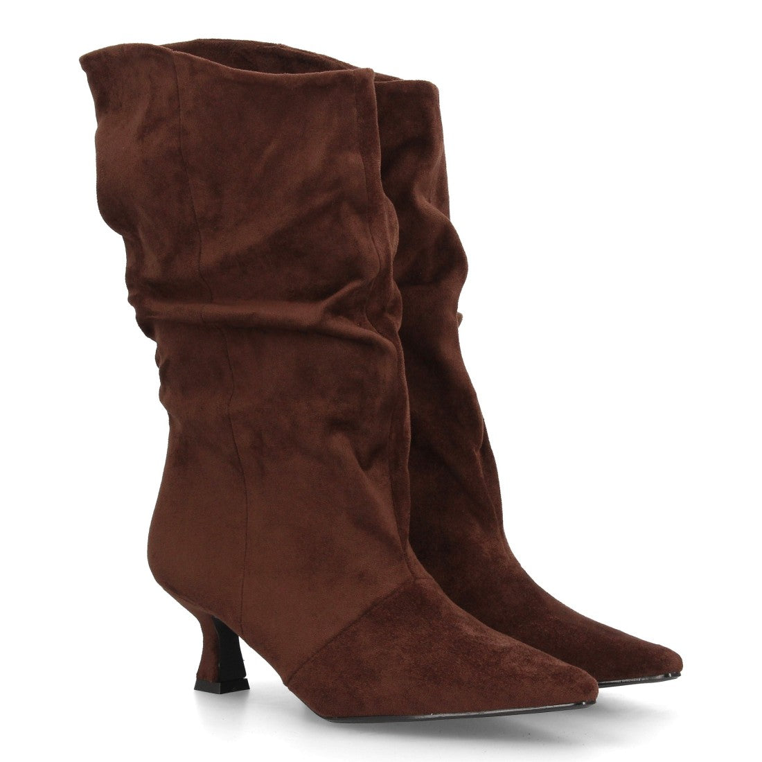 Bota de caña arrugada de mujer con tacón fino y elegante