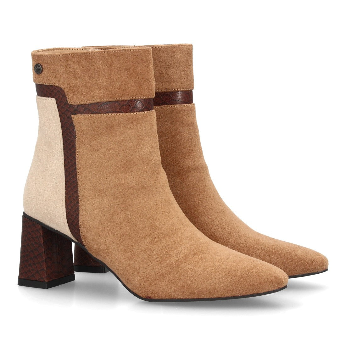 Botines de mujer con acabado efecto ante