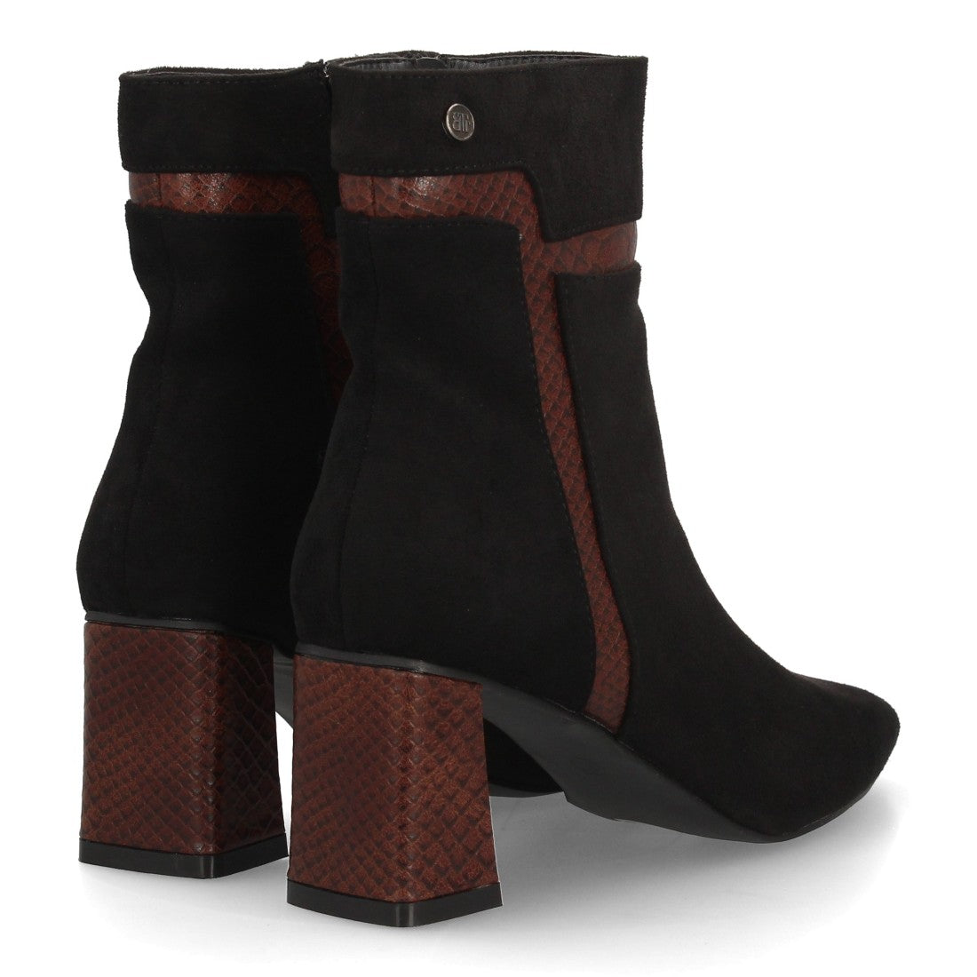 Botines de mujer con acabado efecto ante