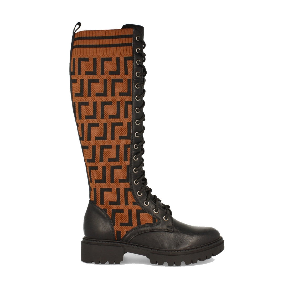 Bota plana de mujer con grabados etnicos en el elástico