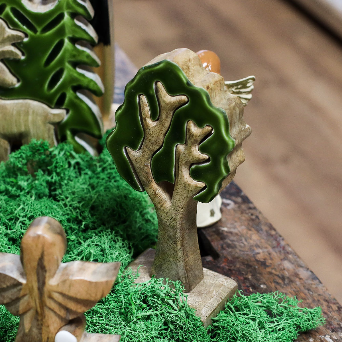 Perdido en el bosque - Decoración de madera 3D de un solo árbol - 20x10cm