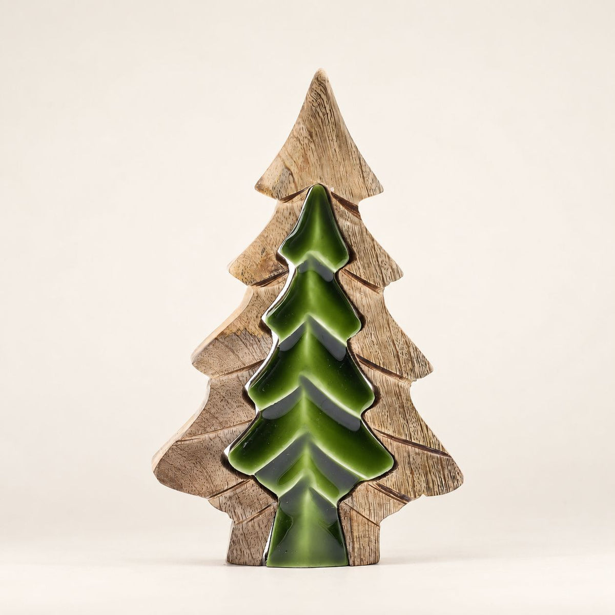 Perdido en el Bosque - Decoración de madera con un pequeño árbol dentro de un árbol - 15x10 cm