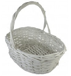 Cesta blanca de mimbre