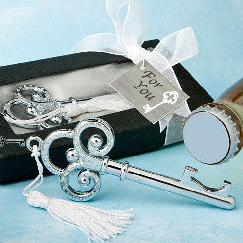 Llave plateada abridor en caja de regalo